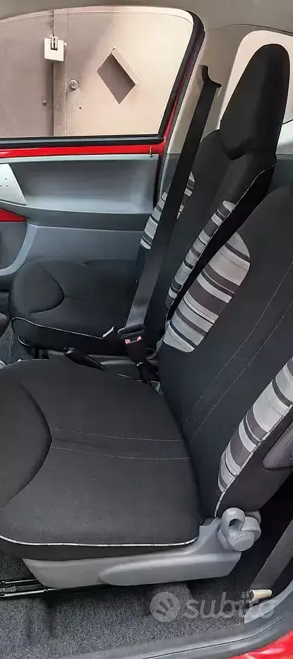 Usata Citroën C1 68 CV (50 kW) 2011 Rosso Utilitaria