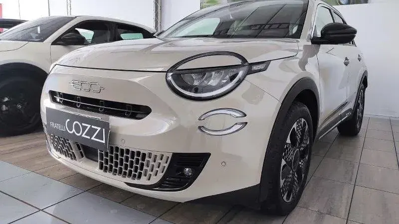 Usata Fiat 600 La Prima 101 CV (74 kW) 2025 Beige SUV