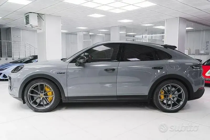 Usata Porsche Cayenne Turbo E-Hybrid 2024 SUV
