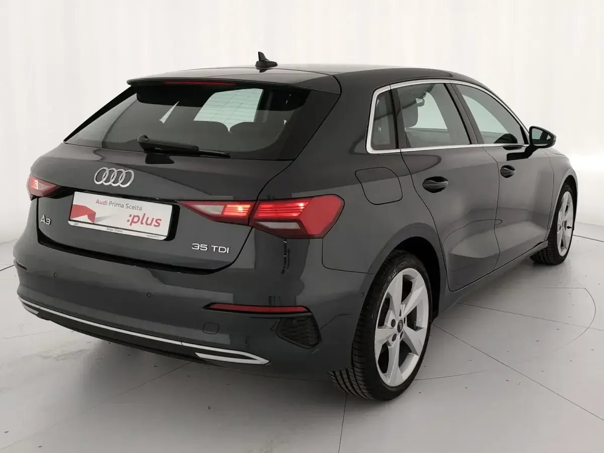 Usata Audi A3 Advanced 150 CV (110 kW) 2021 Grigio manhattan metallizzato Berlina