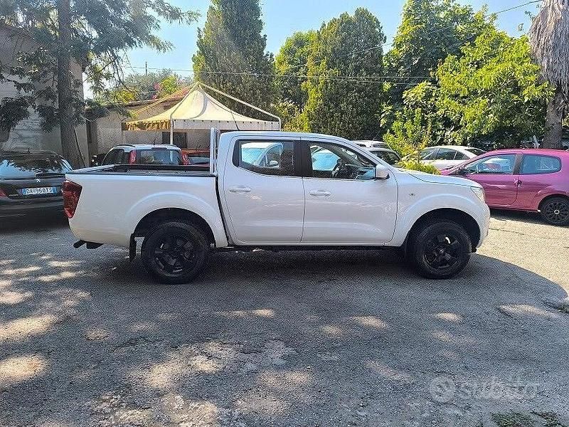 Usata Nissan Navara Acenta 163 CV (119 kW) 2016 Bianco Pick-up