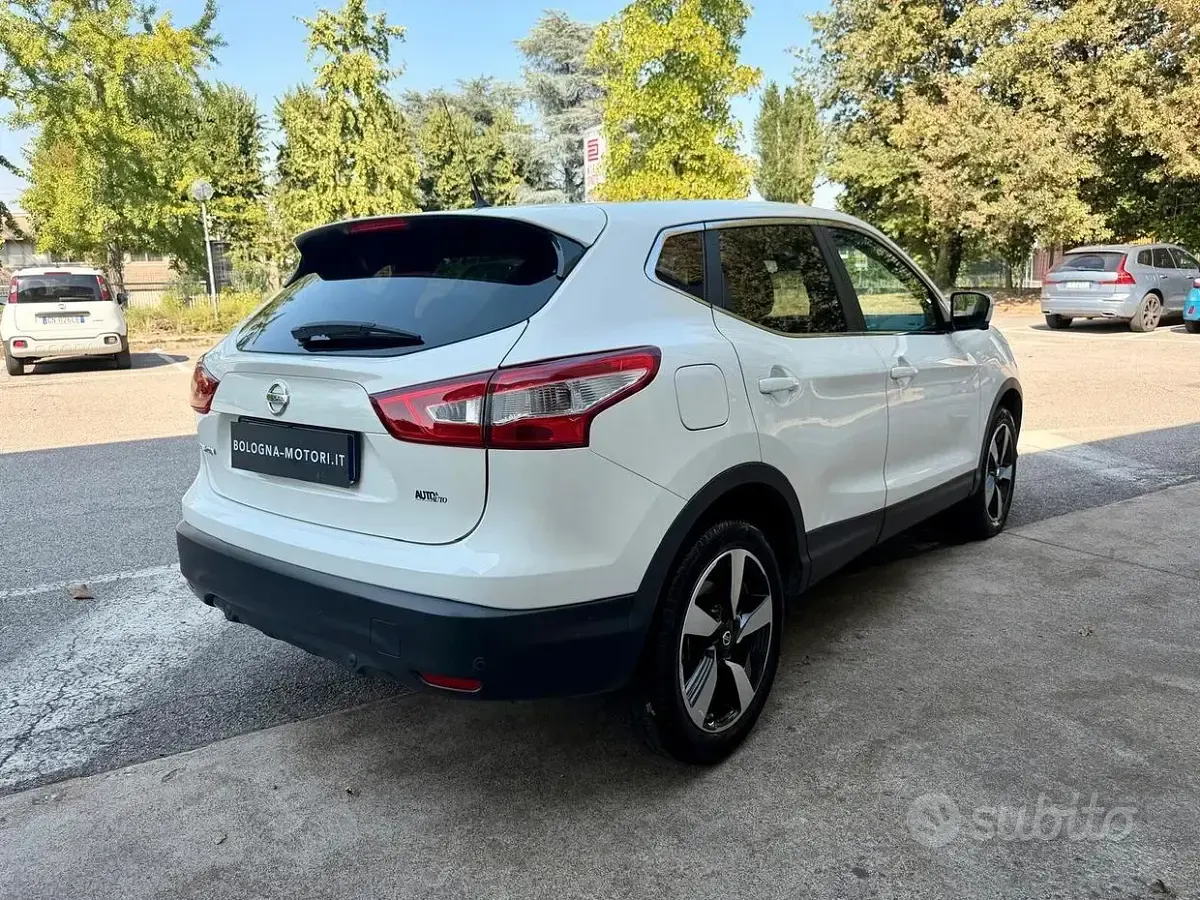 Usata Nissan Qashqai Visia 131 CV (96 kW) 2016 Bianco SUV