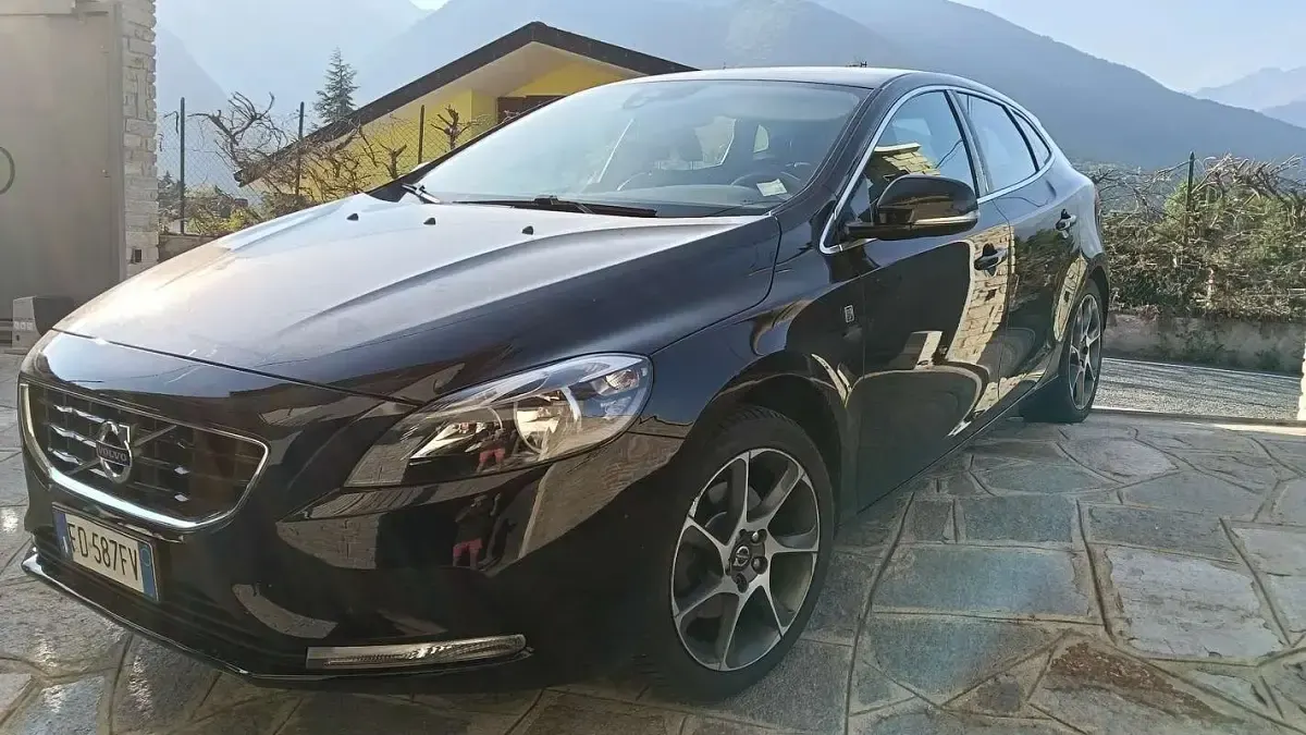 Usata Volvo V40 Ocean Race 120 CV (88 kW) 2016 Berlina