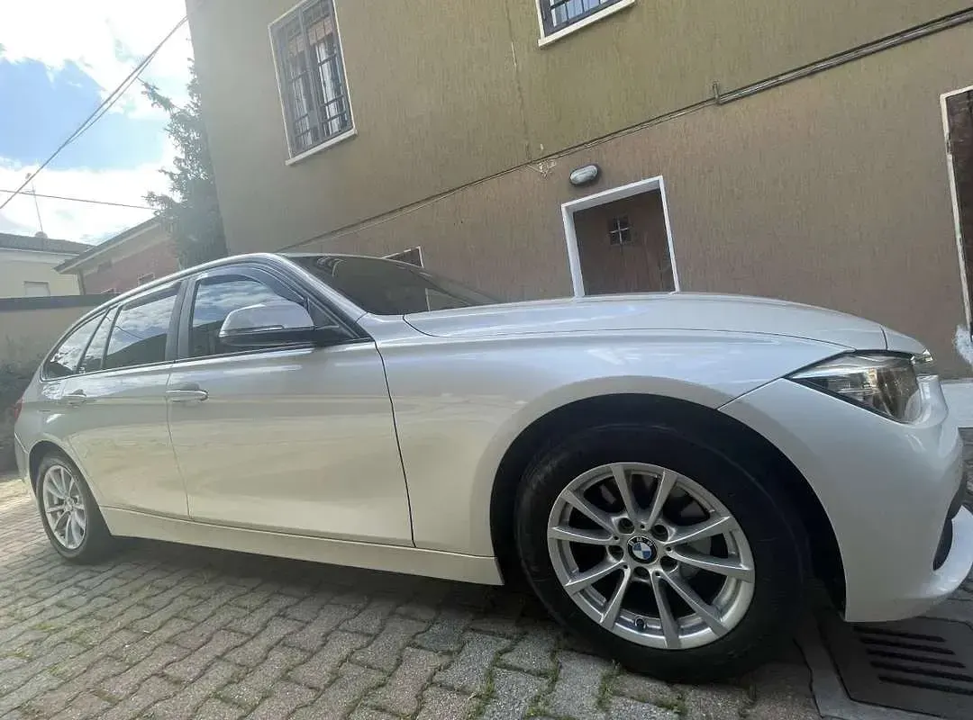 Usata BMW 318 150 CV (110 kW) 2017 Bianco Station wagon