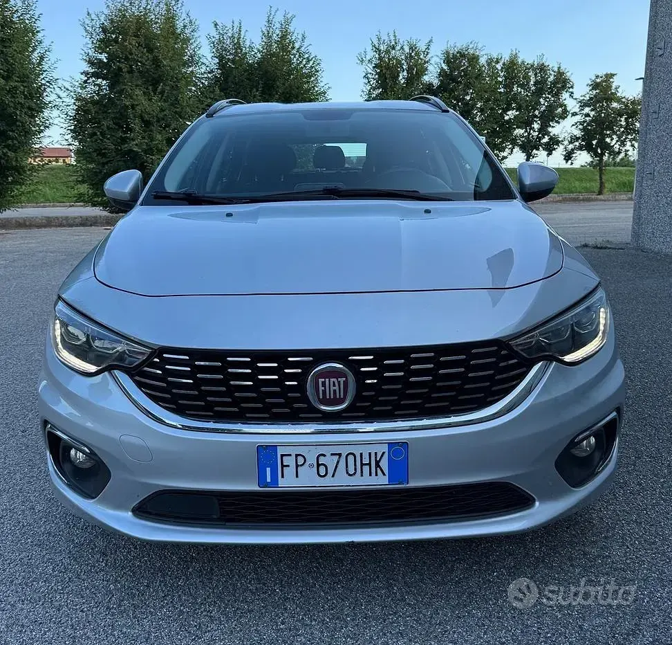 Usata Fiat Tipo Lounge 120 CV (88 kW) 2018 Grigio Station wagon
