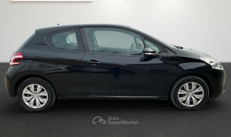 Usata Peugeot 208 83 CV (61 kW) 2014 Nero Utilitaria