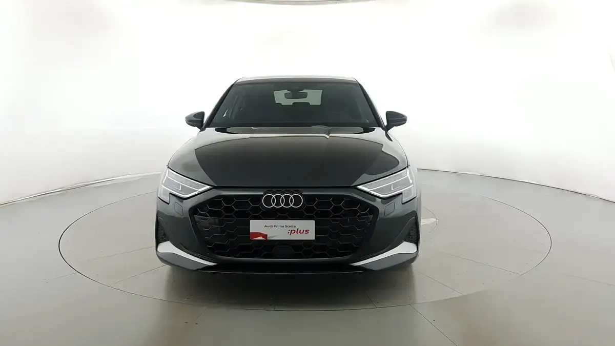 Usata Audi A3 Business 150 CV (110 kW) 2025 Grigio manhattan Berlina