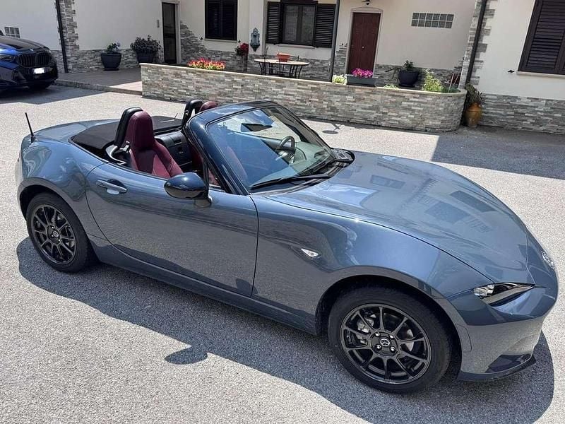 Usata Mazda MX5 132 CV (97 kW) 2021 Grigio Cabrio