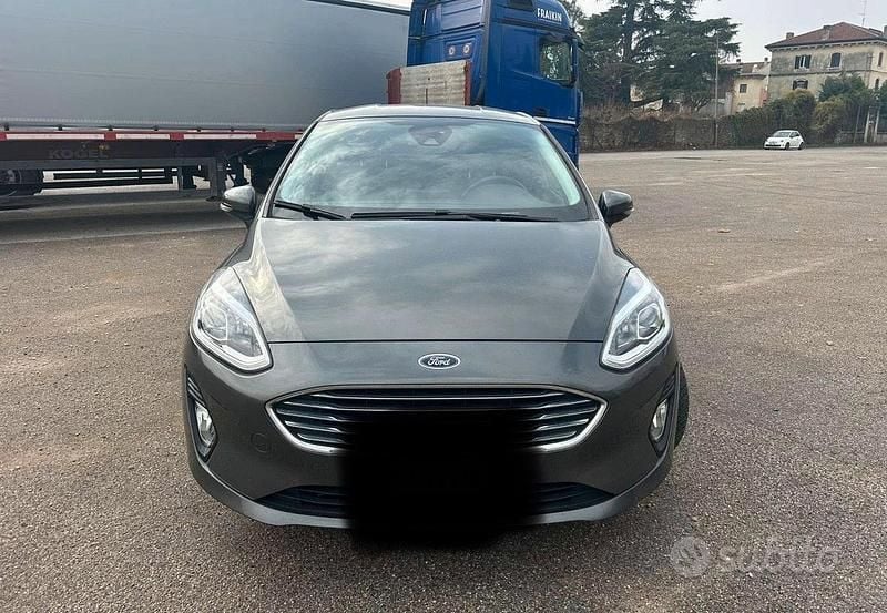Usata 2018 Ford Fiesta Vignale Tre volumi | 9500 € (Super prezzo) - Immagine 1/4