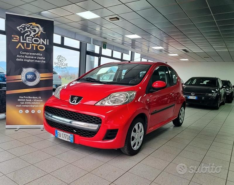 Usata Peugeot 107 68 CV (50 kW) 2009 Rosso Utilitaria