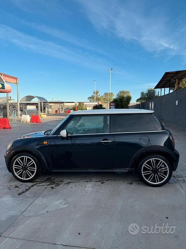 Usata Mini Cooper D 110 CV (80 kW) 2008 Nero Utilitaria