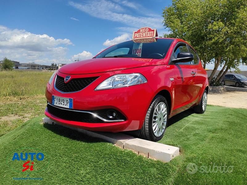Usata Lancia Ypsilon 95 CV (69 kW) 2017 Rosso Utilitaria