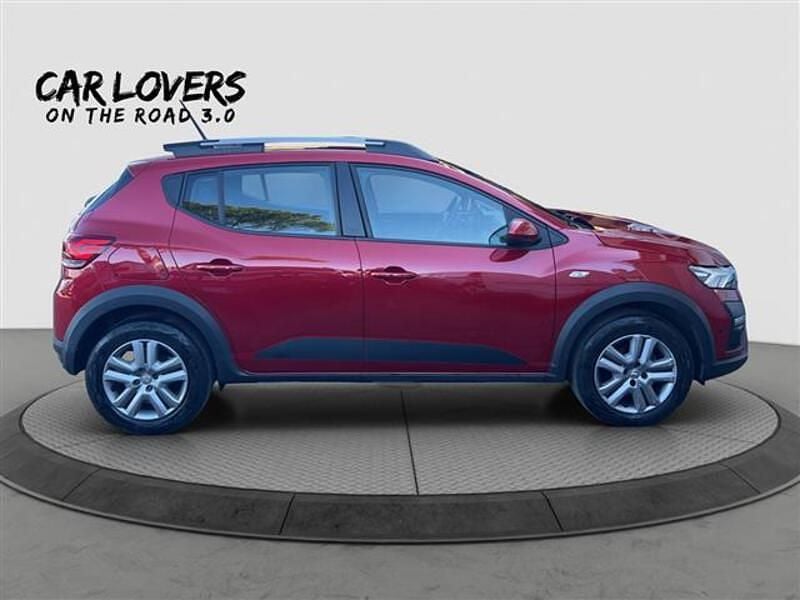 Usata Dacia Sandero Comfort 101 CV (74 kW) 2022 Rosso Utilitaria