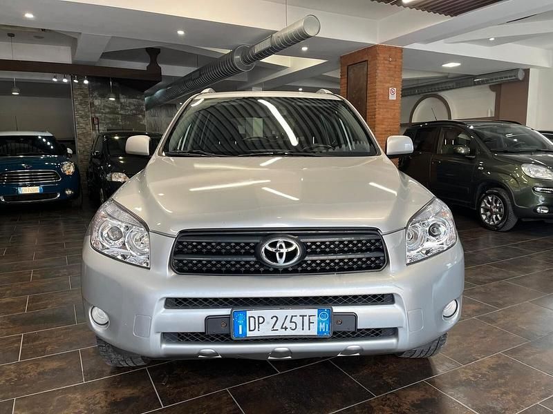 Usata Toyota RAV4 Sol 136 CV (100 kW) 2008 Argento SUV