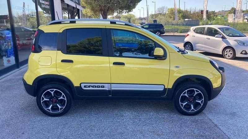 Usata Fiat Panda Cross Cross 84 CV (61 kW) 2021 Giallo Utilitaria