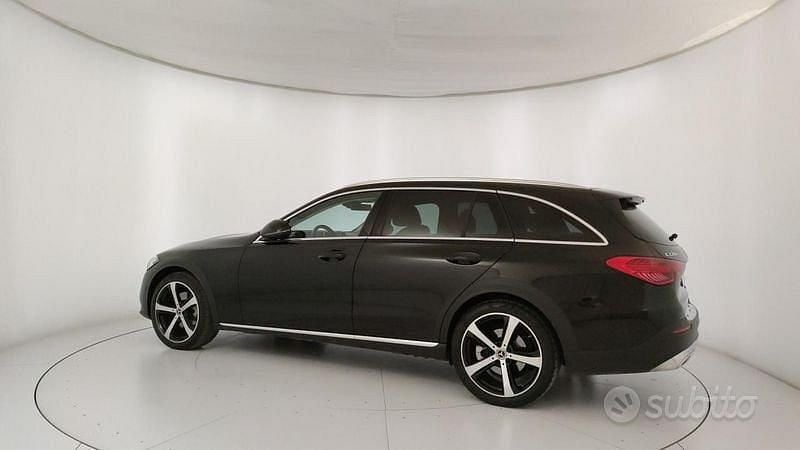 Usata Mercedes C220 Premium Plus 197 CV (144 kW) 2023 Nero Station wagon
