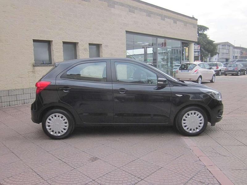 Usata Ford Ka 71 CV (52 kW) 2017 Nero Berlina