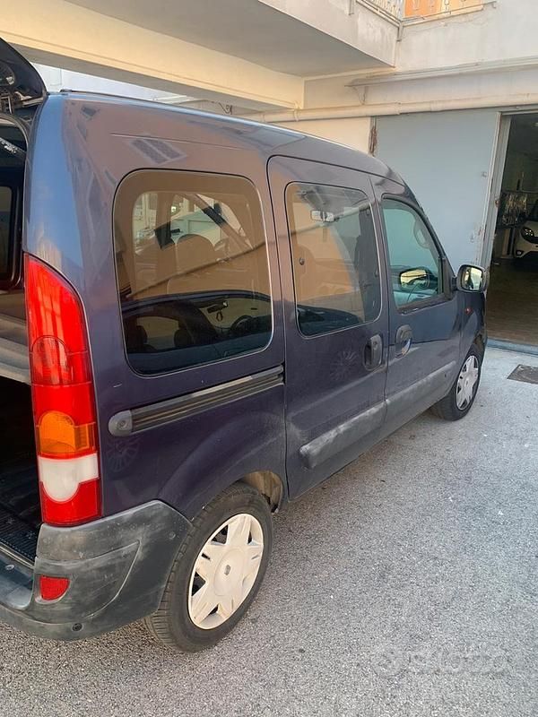 Usata Renault Kangoo 75 CV (55 kW) 2003 Blu Monovolume