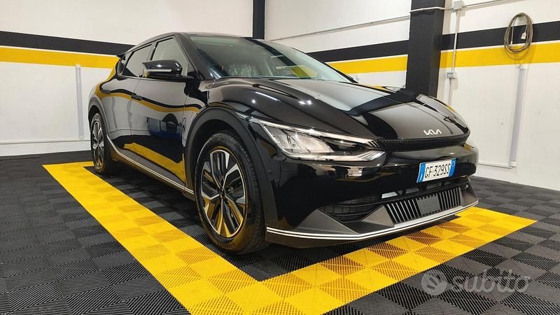 Usata Kia EV6 Air 239 kW (325 CV) 2021 Nero SUV