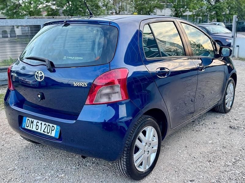 Usata Toyota Yaris 70 CV (51 kW) 2008 Blu Utilitaria