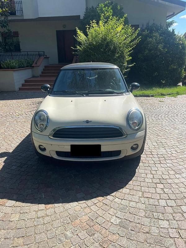 Bianco Usata 2010 Mini ONE Due volumi | 5500 € (Buon prezzo) - Immagine 1/4