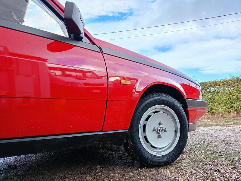 Usata Alfa Romeo 75 1986 Rosso Berlina