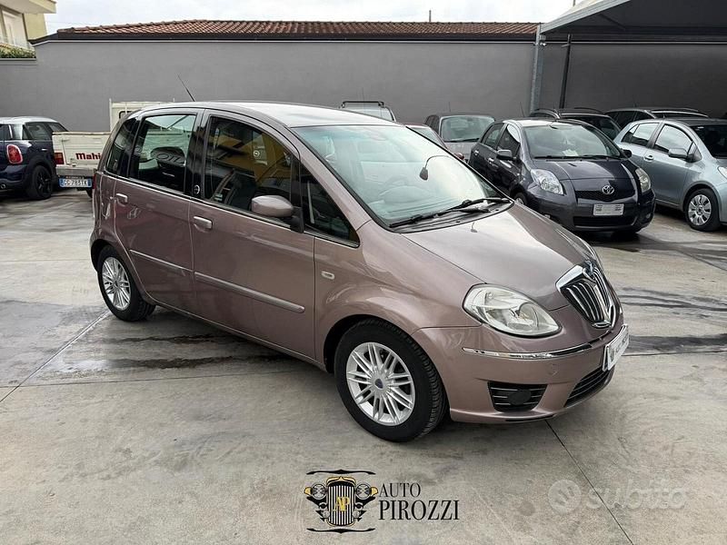 Usata Lancia Musa 77 CV (56 kW) 2010 Grigio Monovolume