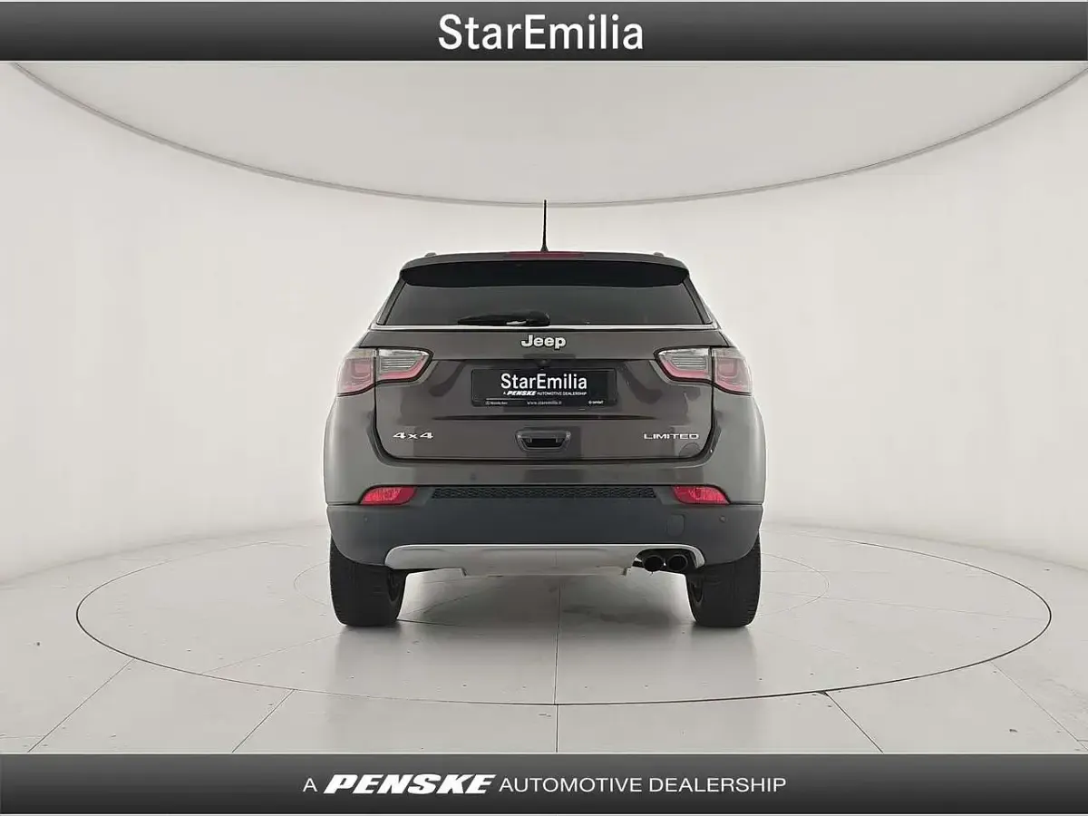 Usata Jeep Compass Limited 170 CV (125 kW) 2018 Grigio SUV