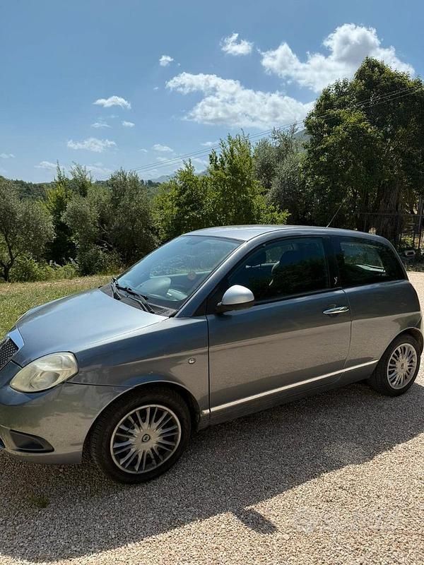 Usata Lancia Ypsilon 2006 Utilitaria