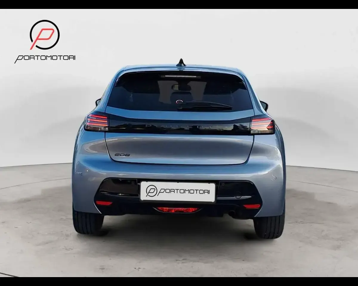 Usata Peugeot 208 Allure 101 CV (74 kW) 2025 Grigio Utilitaria