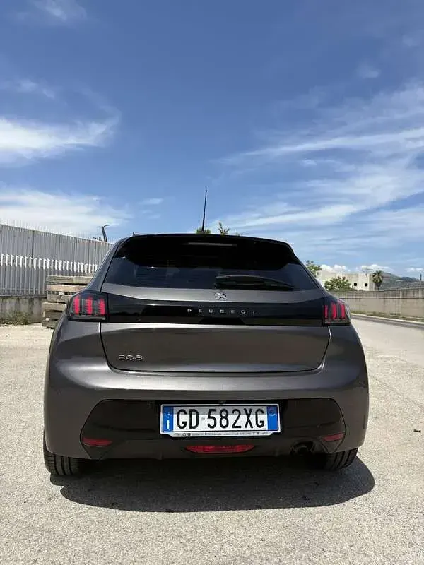 Usata Peugeot 208 Active 101 CV (74 kW) 2021 Utilitaria