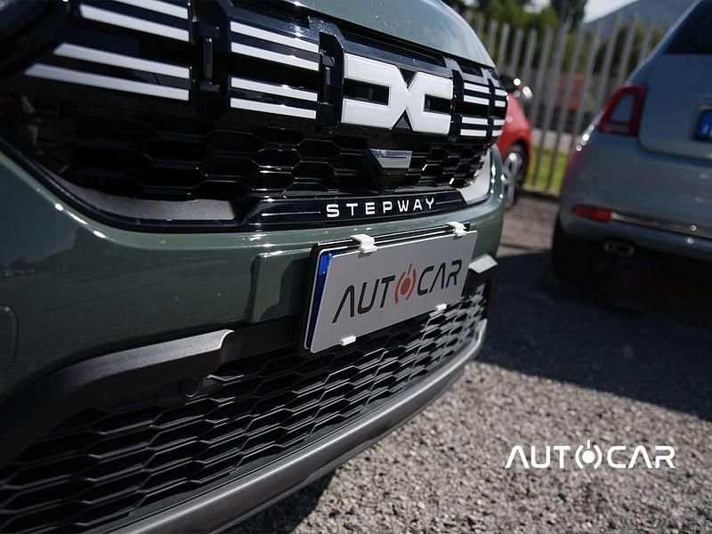 Usata Dacia Sandero Extreme 110 CV (80 kW) 2024 Verde oxide Utilitaria