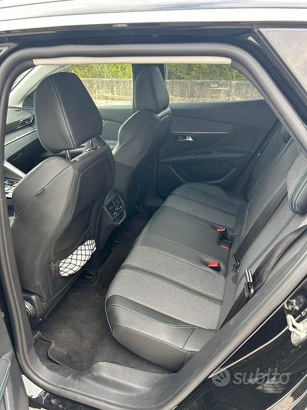Usata Peugeot 3008 Allure 131 CV (96 kW) 2021 SUV