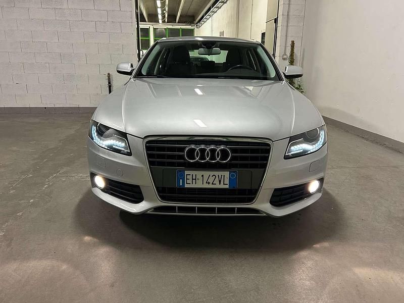 Argento Usata 2011 Audi A4 Ambiente Tre volumi | 10.500 € (Buon prezzo) - Immagine 1/4