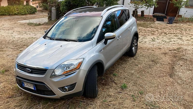 Usata Ford Kuga 163 CV (119 kW) 2011 Grigio SUV