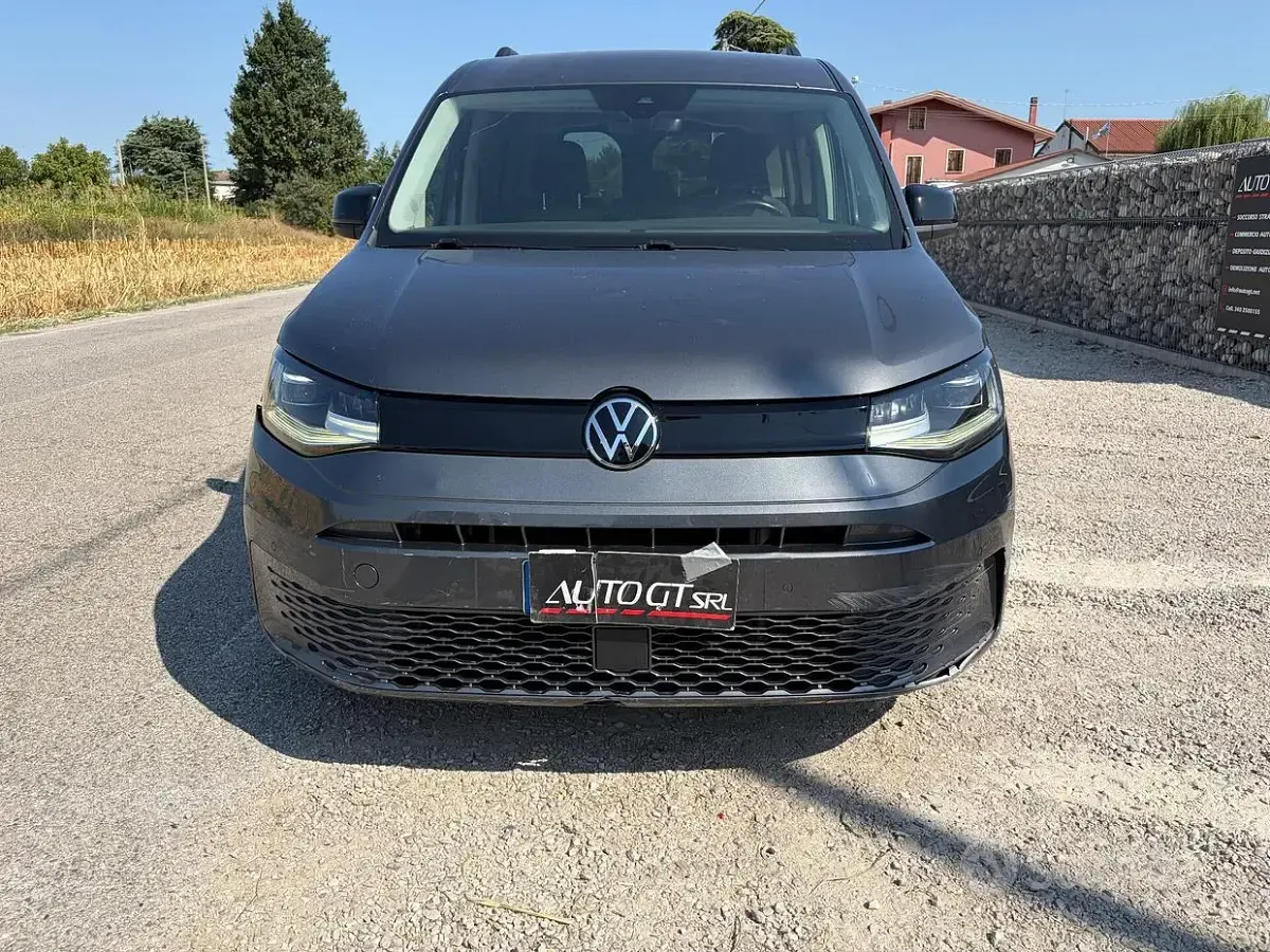 Usata VW Caddy Style 122 CV (89 kW) 2021 Grigio Monovolume