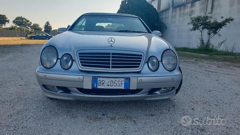 Usata Mercedes CLK230 Avantgarde 197 CV (144 kW) 2000 Argento Cabrio