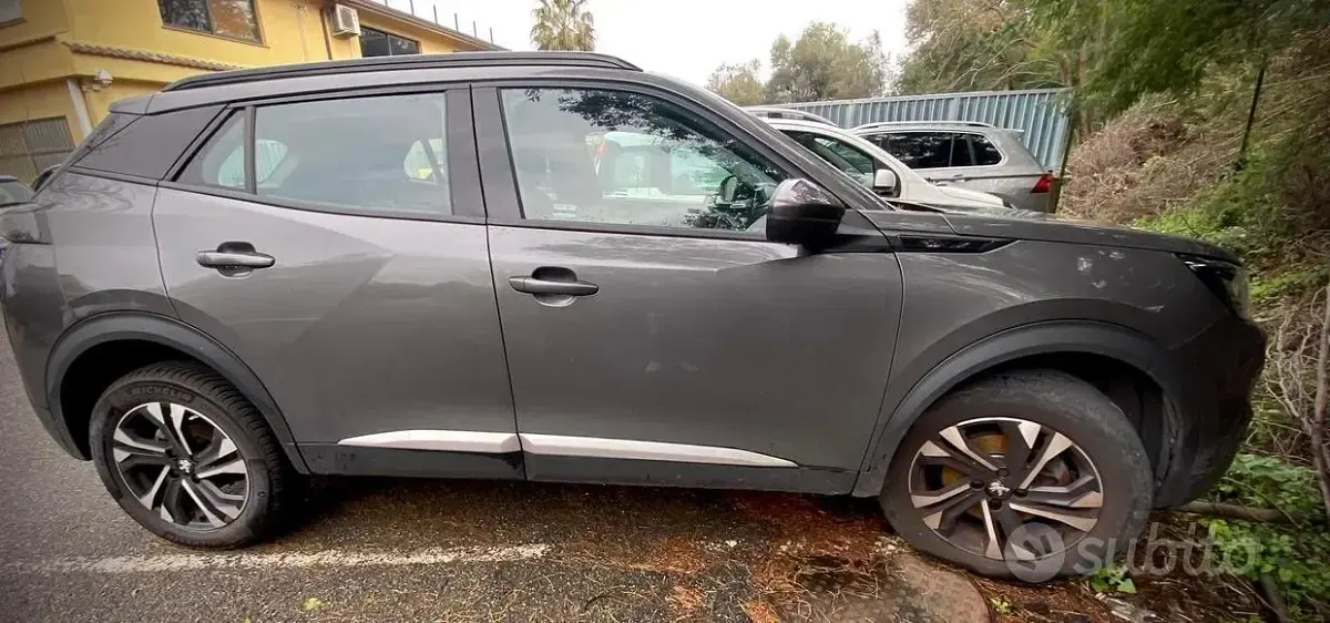 Usata Peugeot 2008 115 CV (84 kW) 2020 Grigio SUV