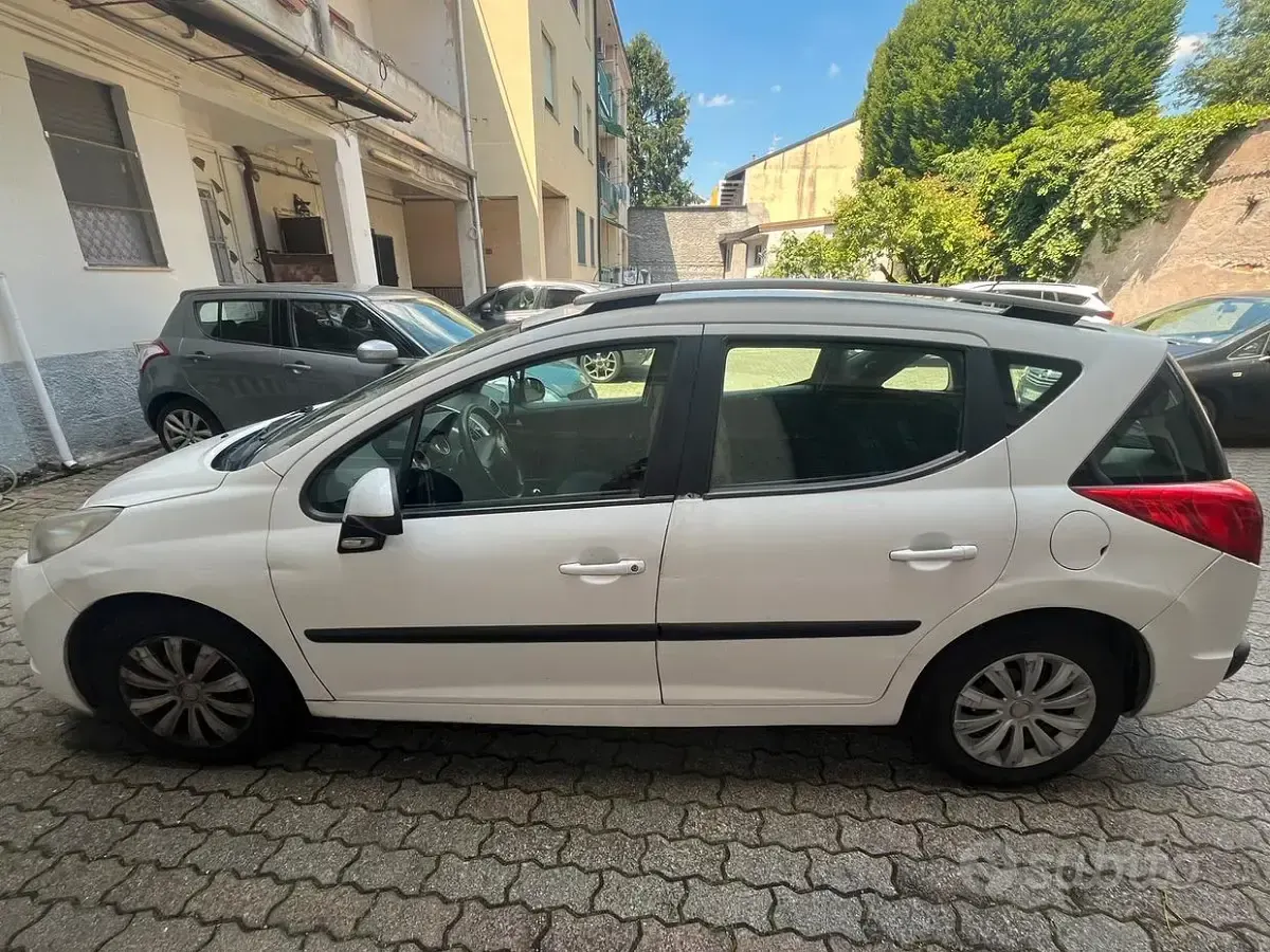 Usata Peugeot 207 73 CV (53 kW) 2010 Bianco Station wagon
