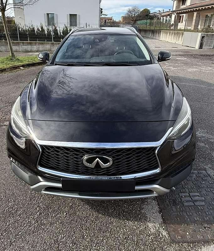 Usata Infiniti QX30 Premium 170 CV (125 kW) 2017 Nero SUV