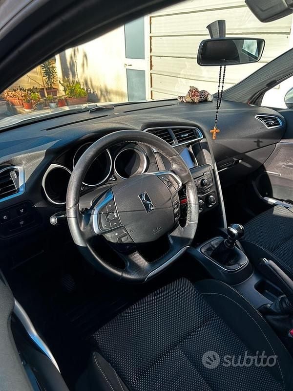 Usata Citroën DS4 120 CV (88 kW) 2012 Bianco Utilitaria