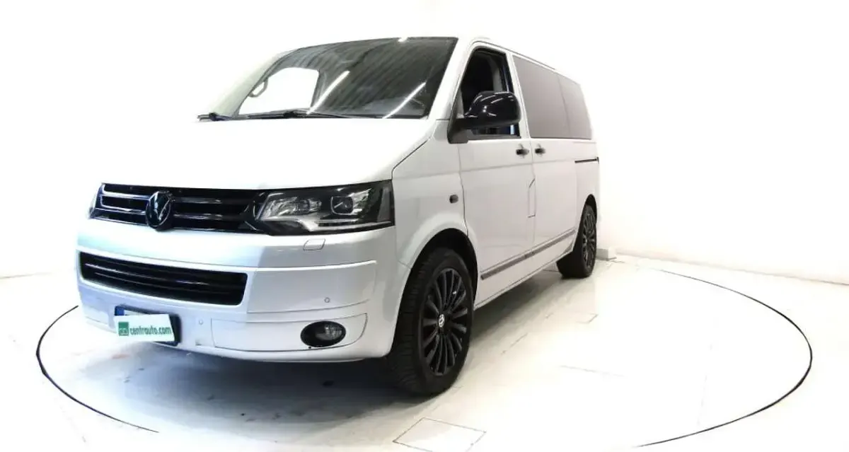 Usata VW Multivan Highline 179 CV (131 kW) 2011 Argento Monovolume