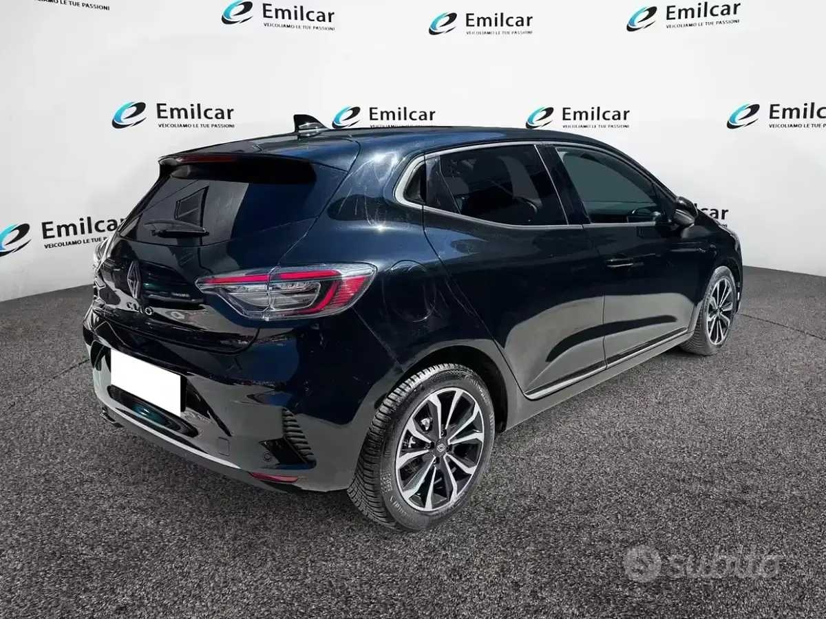Gebraucht Renault Clio V Techno 91 PS (66 kW) 2024 Schwarz Limousine