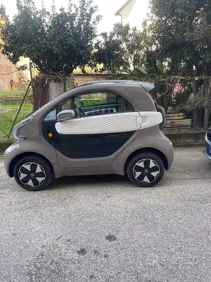 Usata XEV Yoyo 7 kW (10 CV) 2024 Marrone Utilitaria