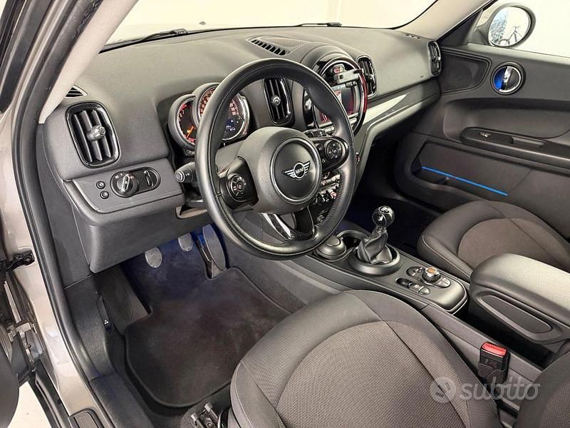 Usata Mini One Countryman 102 CV (75 kW) 2018 Grigio scuro SUV