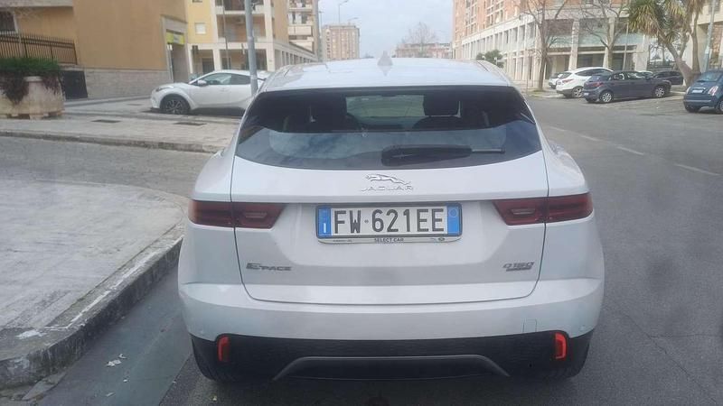 Usata Jaguar E-Pace R-Dynamic 150 CV (110 kW) 2019 Bianco SUV