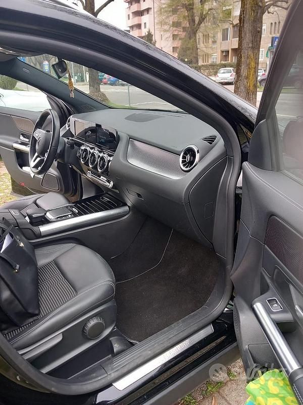 Usata Mercedes GLA200 136 CV (100 kW) 2022 Nero SUV