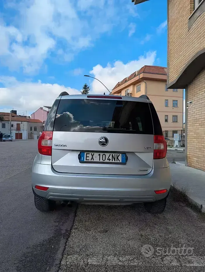 Usata Skoda Yeti 105 CV (77 kW) 2015 Grigio SUV