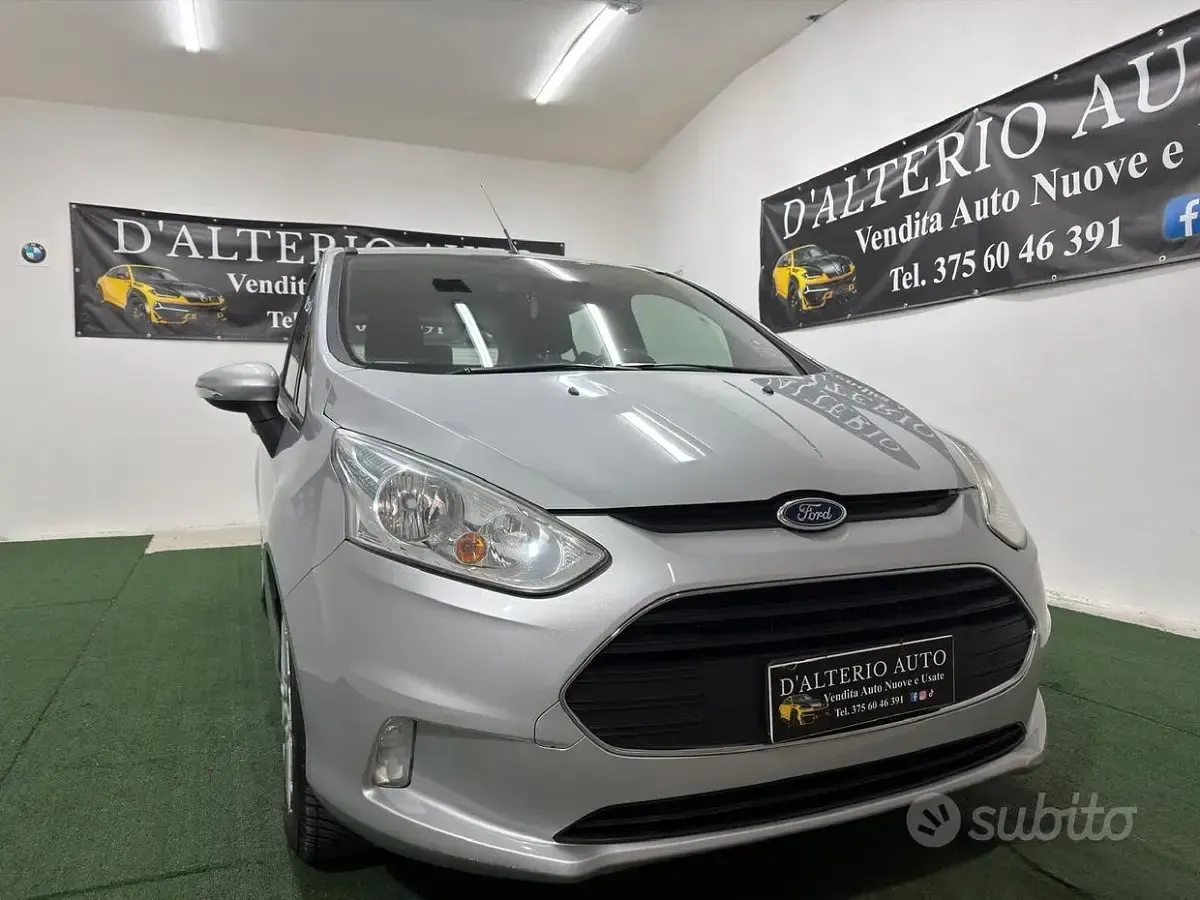 Usata Ford B-MAX Titanium 75 CV (55 kW) 2015 Grigio Monovolume
