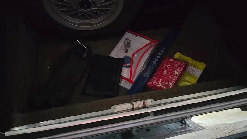 Usata Jaguar XJ 295 CV (216 kW) 1988 Grigio Berlina